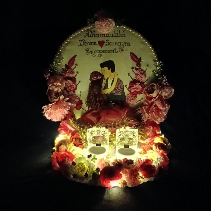 Handmade Customized Hoop Art Embroidery Engagement Ring Platter with Light