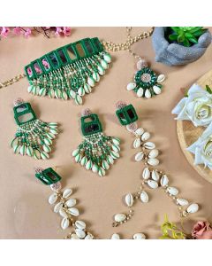 Handcrafted Green Mirror & Kaudi Shell Jewellery Set for Mehendi