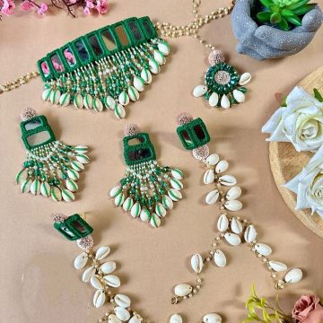 Handcrafted Green Mirror & Kaudi Shell Jewellery Set for Mehendi