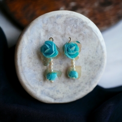 floral earrings - blue